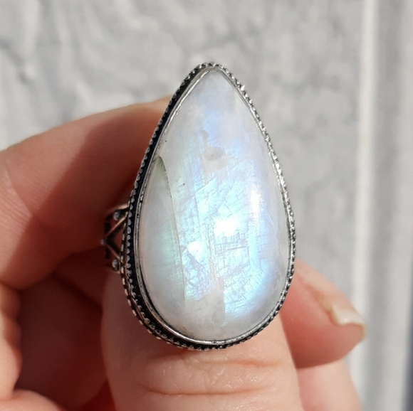 New Rainbow Moonstone Antique Design 925 Silver Ring. - Picture 7 of 8